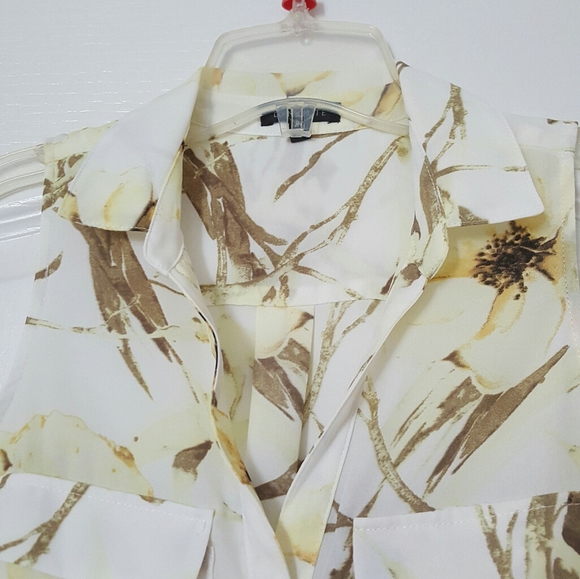 Dynamite Collar Top - Picture 8 of 13